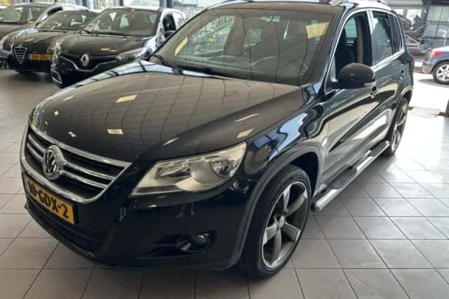 Volkswagen Tiguan (2008) thumbnail 2