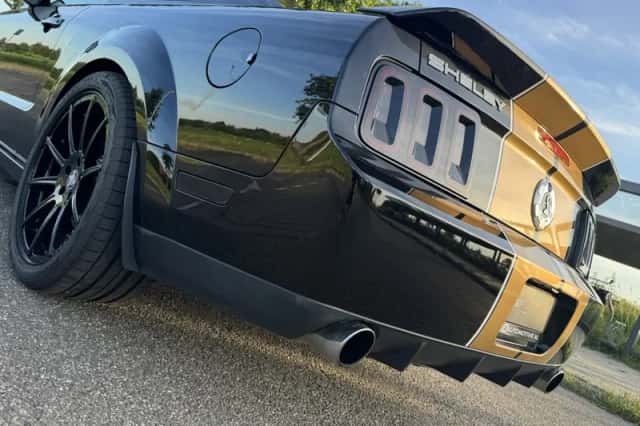 Ford Mustang (2009) thumbnail 6