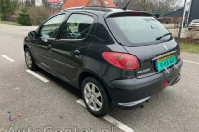 Peugeot 206 (2004) thumbnail 4