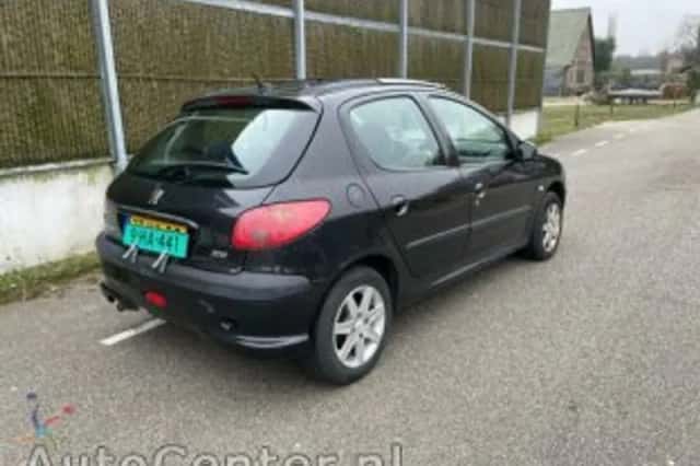 Peugeot 206 (2004) thumbnail 5