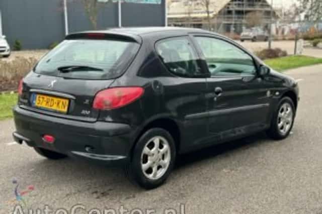 Peugeot 206 (2005) thumbnail 4
