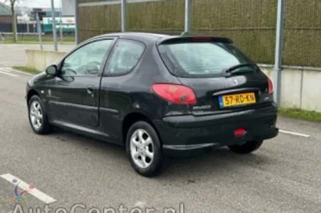 Peugeot 206 (2005) thumbnail 5