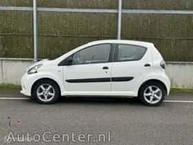 Toyota Aygo (2012) thumbnail 6