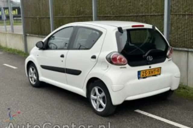 Toyota Aygo (2012) thumbnail 4