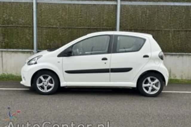 Toyota Aygo (2012) thumbnail 6