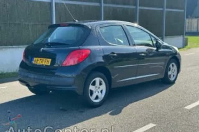 Peugeot 207 (2007) thumbnail 5