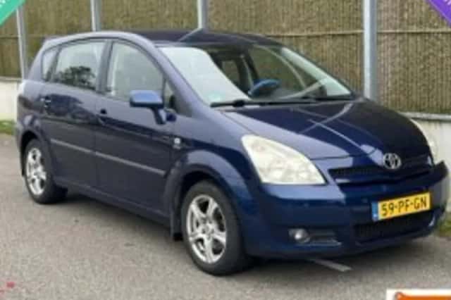 Toyota Corolla (2004) thumbnail 1