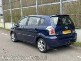 Toyota Corolla (2004) thumbnail 4