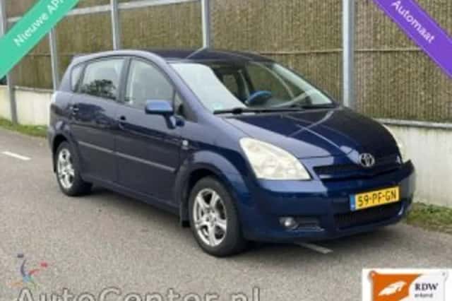 Toyota Corolla (2004) thumbnail 1