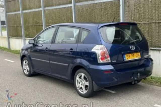 Toyota Corolla (2004) thumbnail 4