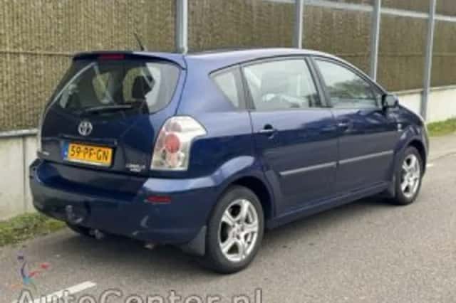 Toyota Corolla (2004) thumbnail 5