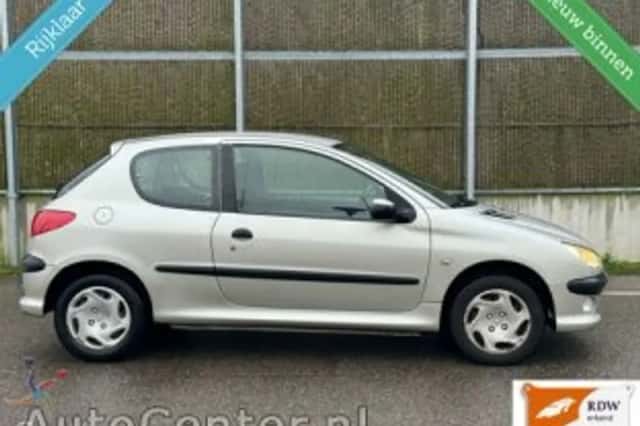 Peugeot 206 (2003) thumbnail 3