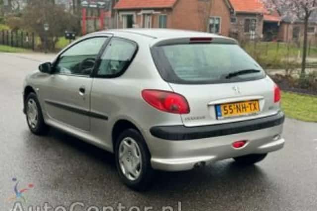 Peugeot 206 (2003) thumbnail 5