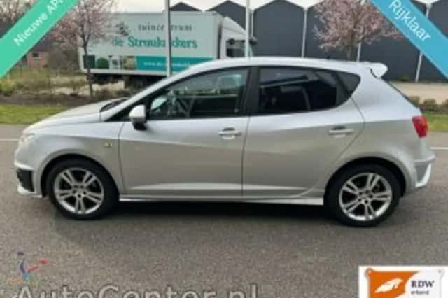 SEAT Ibiza (2008) thumbnail 3