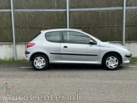 Peugeot 206 (2002) thumbnail 6