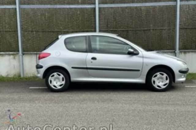 Peugeot 206 (2002) thumbnail 6
