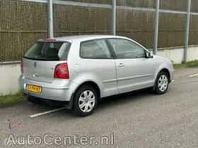 Volkswagen Polo (2004) thumbnail 4
