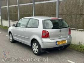 Volkswagen Polo (2004) thumbnail 5