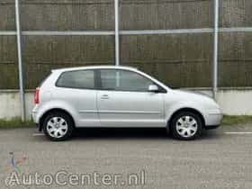 Volkswagen Polo (2004) thumbnail 6