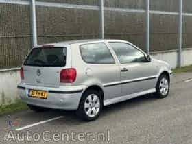 Volkswagen Polo (2000) thumbnail 4