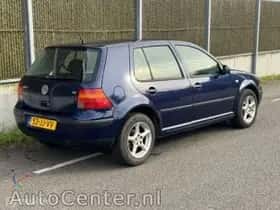 Volkswagen Golf (2002) thumbnail 5