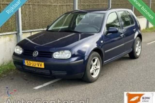 Volkswagen Golf (2002) thumbnail 1