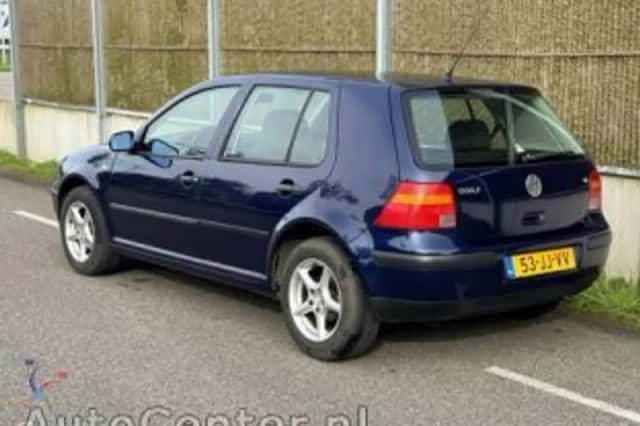 Volkswagen Golf (2002) thumbnail 4