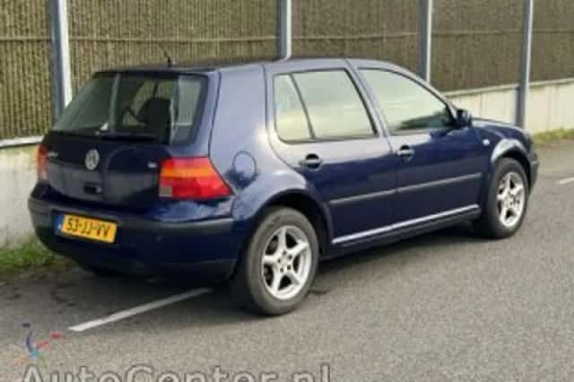 Volkswagen Golf (2002) thumbnail 5