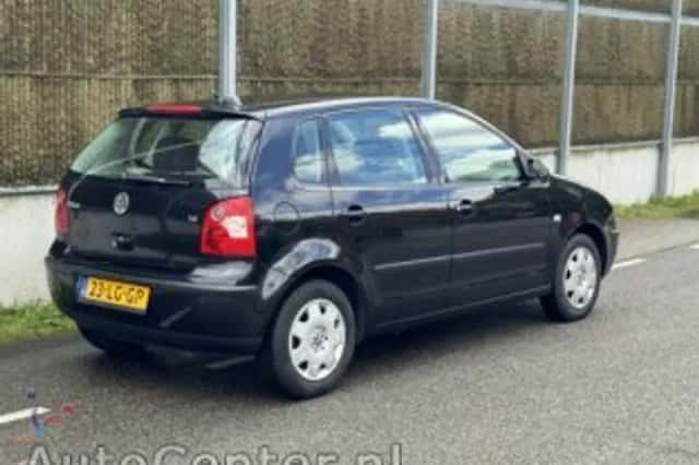 Volkswagen Polo (2003) thumbnail 5