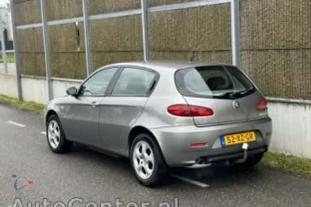 Alfa Romeo 147 (2007) thumbnail 5