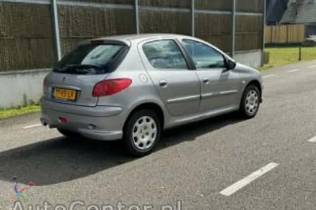 Peugeot 206 (2005) thumbnail 4