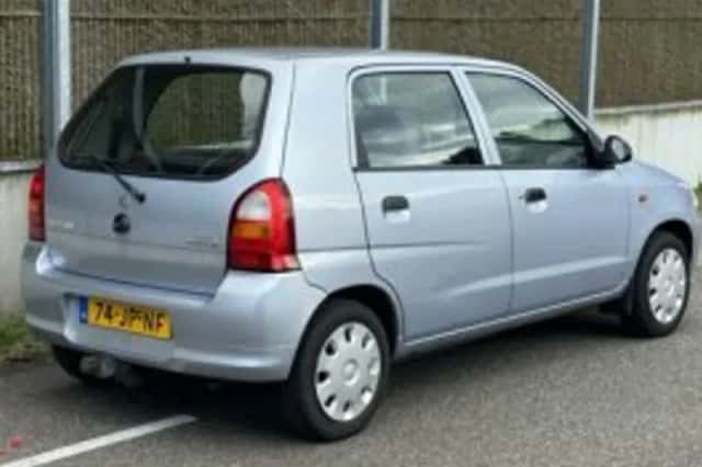 Suzuki Alto (2002) thumbnail 5