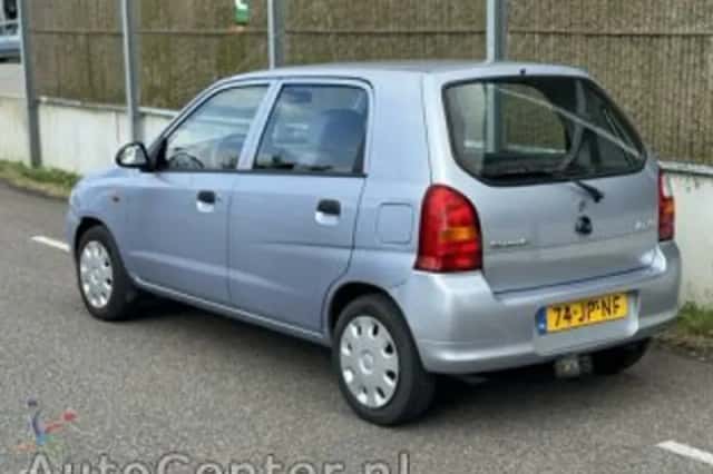 Suzuki Alto (2002) thumbnail 4
