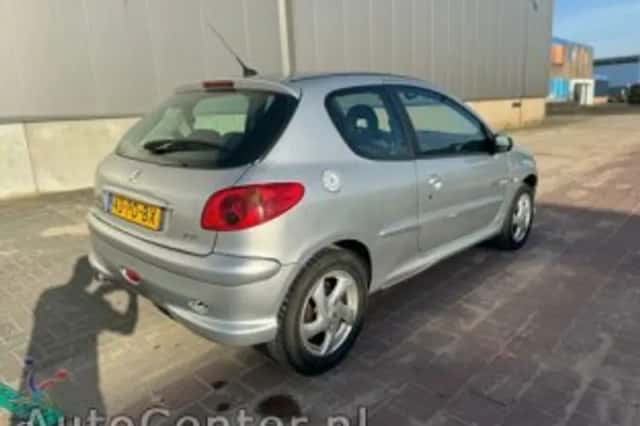 Peugeot 206 (2004) thumbnail 4