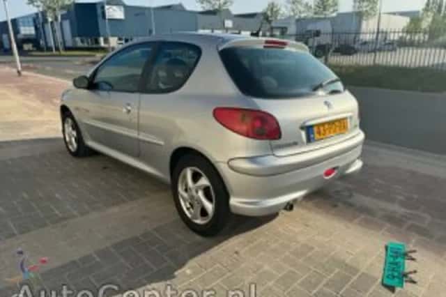 Peugeot 206 (2004) thumbnail 5
