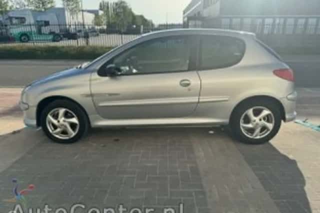 Peugeot 206 (2004) thumbnail 6