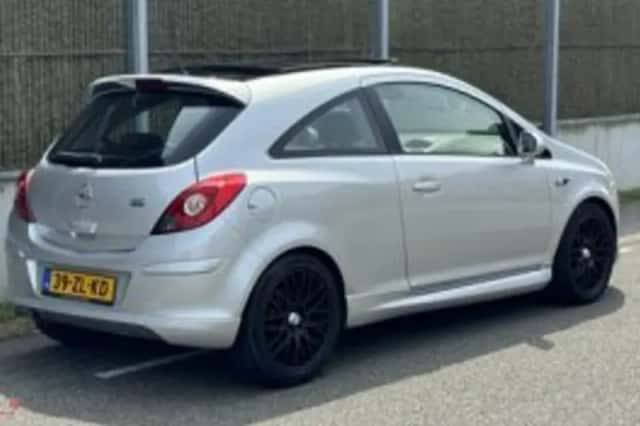 Opel Corsa (2008) thumbnail 4