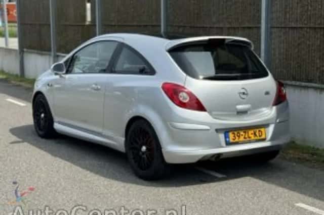 Opel Corsa (2008) thumbnail 5