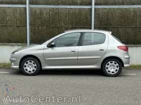 Peugeot 206 (2008) thumbnail 6