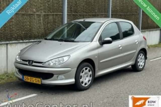 Peugeot 206 (2008) thumbnail 1