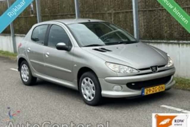 Peugeot 206 (2008) thumbnail 2