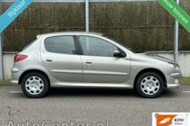 Peugeot 206 (2008) thumbnail 3