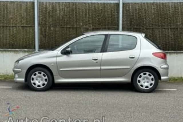 Peugeot 206 (2008) thumbnail 6