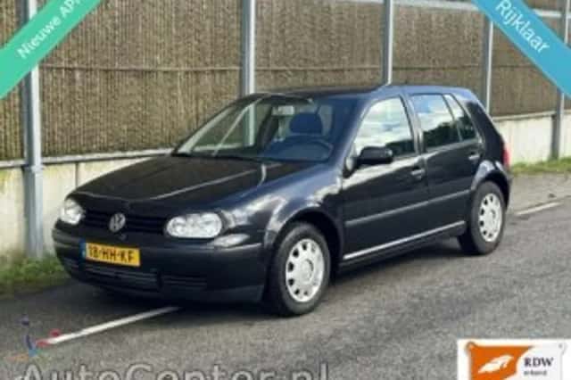 Volkswagen Golf (2001) thumbnail 2