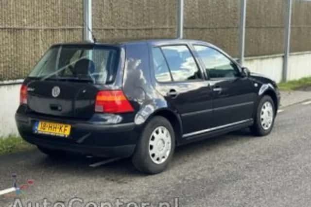 Volkswagen Golf (2001) thumbnail 4