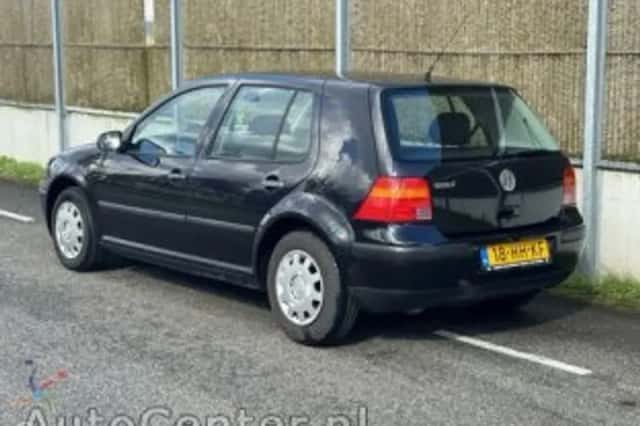 Volkswagen Golf (2001) thumbnail 5