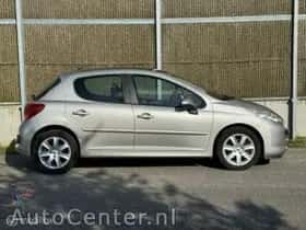 Peugeot 207 (2008) thumbnail 6