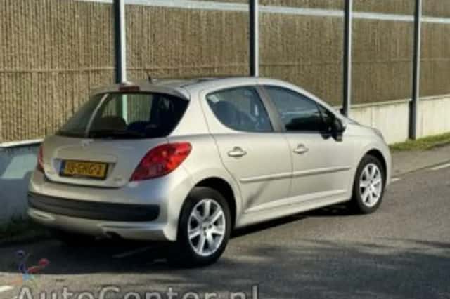Peugeot 207 (2008) thumbnail 5