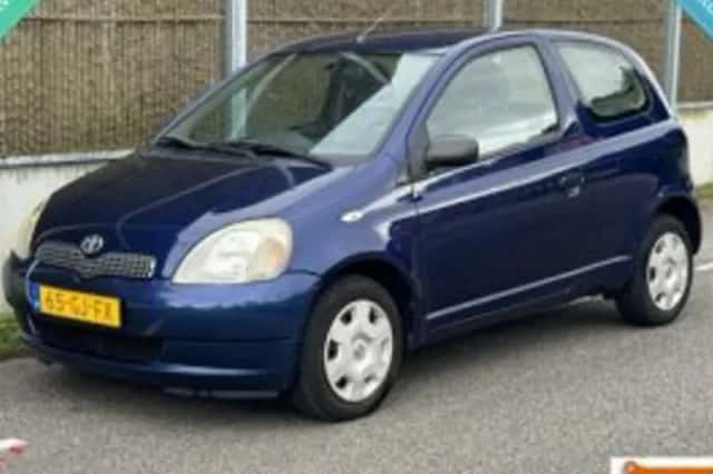 Toyota Yaris (2000) thumbnail 2