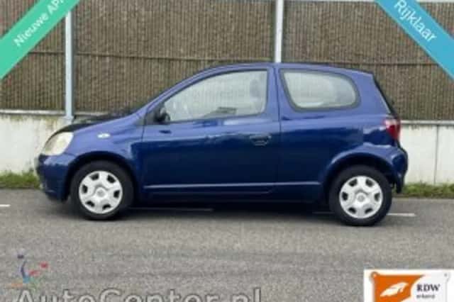 Toyota Yaris (2000) thumbnail 3